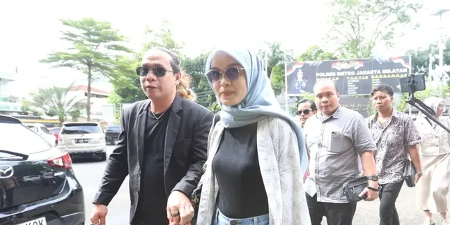 8 Tahun Suami Nganggur, Ibunda Sebut ex Karyawan Ashanty Terpaksa Gelapkan Uang 8 Tahun Suami Nganggur, Ibunda Sebut ex Karyawan Ashanty Terpaksa Gelapkan Uang