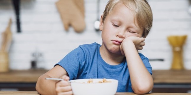 9 Reasons and Causes of Children's Difficulty in Eating, Easy Tips to Overcome It