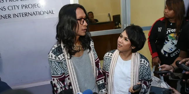 9 Bulan Nikah, Aming Daftarkan Permohonan Cerai Dari Evelyn 9 Bulan Nikah, Aming Daftarkan Permohonan Cerai Dari Evelyn