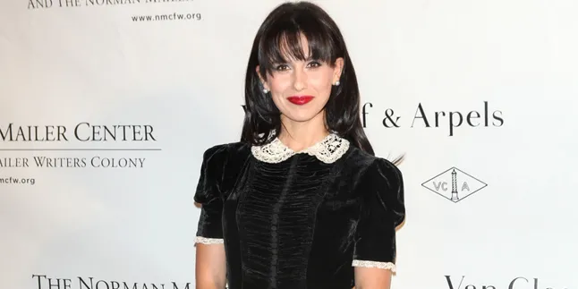 9 Bulan Usai Melahirkan Bayi Kedua, Hilaria Baldwin Hamil Lagi 9 Bulan Usai Melahirkan Bayi Kedua, Hilaria Baldwin Hamil Lagi