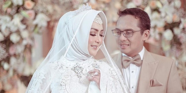 9 Facts about Eddies Adelia's Marriage with her Ex-Husband, Initially Hesitant - Cancelling Hundreds of Invitations
