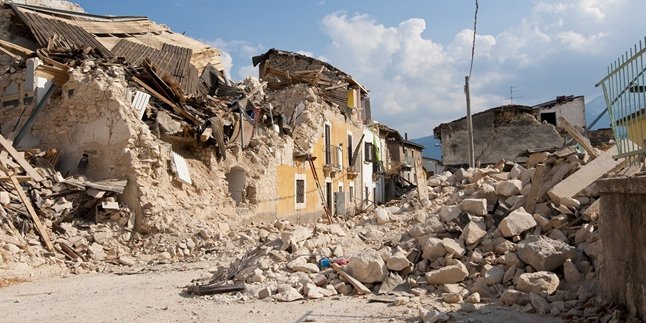 9 Penyebab Gempa Bumi Lengkap dengan Cara Mitigasi Bencananya