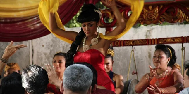 'ARWAH GOYANG KARAWANG', Rebutan Popularitas Berujung Maut