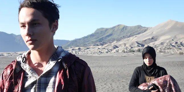 'KEHORMATAN DI BALIK KERUDUNG', Keikhlasan Dipoligami