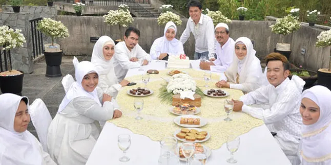 'UMMI AMINAH', Perjuangan Ustadzah Idola