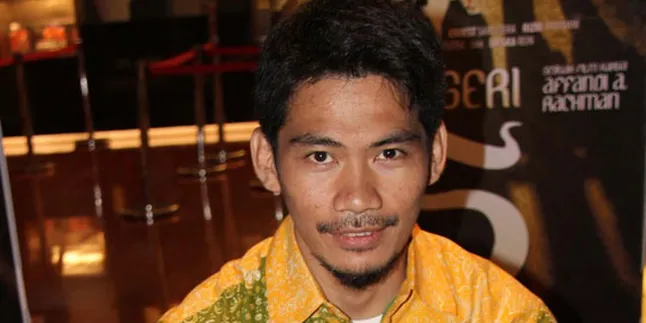 Donny Alamsyah, Belajar Agama di 5 Menara