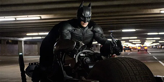 'THE DARK KNIGHT RISES', Kembalinya Batman di Kekacauan Gotham