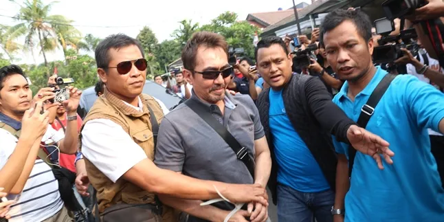 Aa Gatot Brajamusti Dapatkan Senjata Dari Mantan Pejabat 'AS'