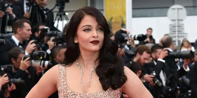Aastha Sharma, Stylist India di Balik Penampilan Aishwarya Rai Aastha Sharma, Stylist India di Balik Penampilan Aishwarya Rai