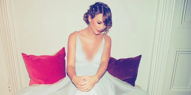 Absen di Grammy, Ternyata Taylor Swift Dukung Joe Alwyn di BAFTA Absen di Grammy, Ternyata Taylor Swift Dukung Joe Alwyn di BAFTA