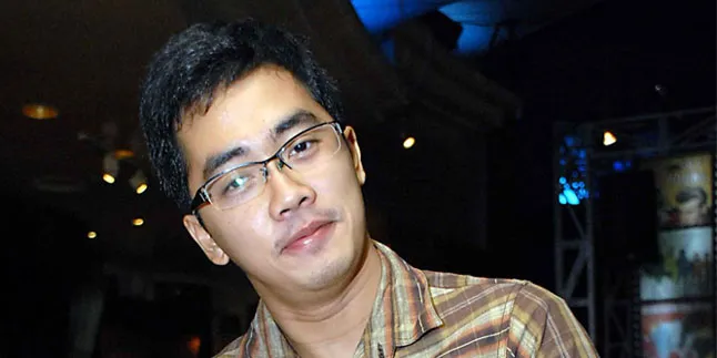 Absen di Layar Kaca, Dennis Adishwara Sibuk di Youtube