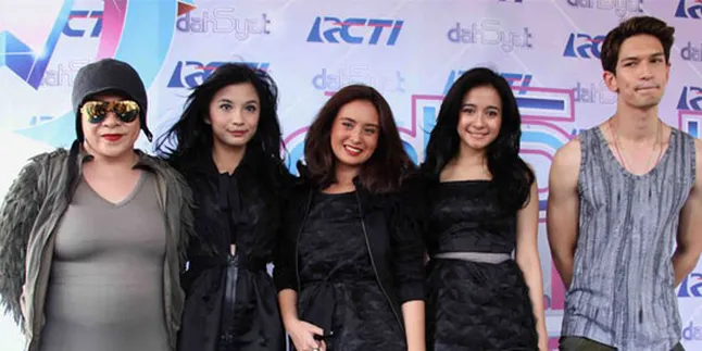 Acara DAHSYAT Banjir Air Mata di Hari Ulang Tahun Raffi Acara DAHSYAT Banjir Air Mata di Hari Ulang Tahun Raffi