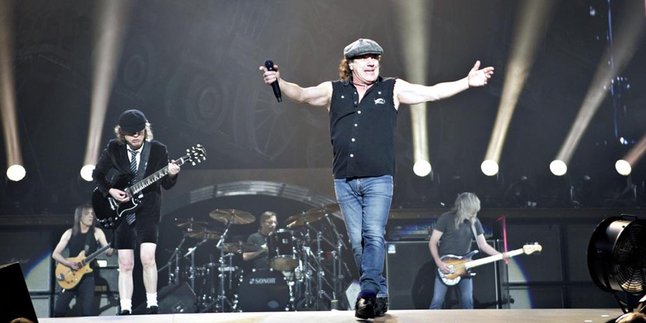 AC/DC Digeser Boyband, Inggris Makin Panas!