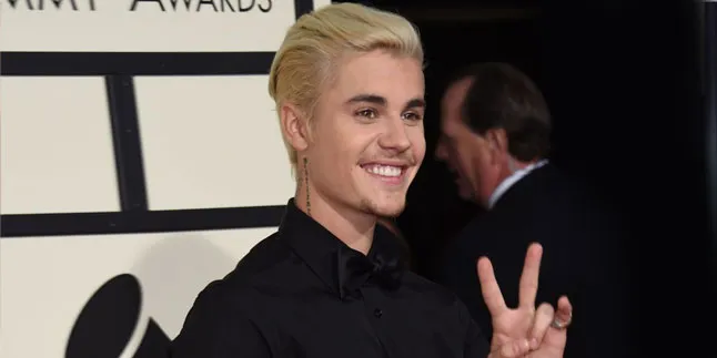 Acungkan Jari Tengah Pada Paparazzi, Justin Bieber Beri Pembelaan
