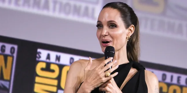 Ada Bom di Lokasi Syuting Film Marvel THE ETERNALS, Angelina Jolie Dievakuasi Ada Bom di Lokasi Syuting Film Marvel THE ETERNALS, Angelina Jolie Dievakuasi