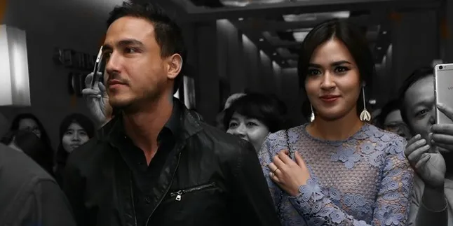 Ada di Bandara, Ini Cara Raisa Lepas Kangen Dengan Hamish Ada di Bandara, Ini Cara Raisa Lepas Kangen Dengan Hamish