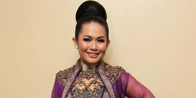 Ada Faktor Cemburu, Dea Mirella Gugat Cerai Sang Suami