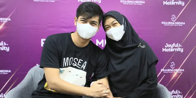 Ada Kendala pada Kondisi Air Ketuban, Ria Ricis Pilih Melahirkan Anak Pertama Secara Caesar