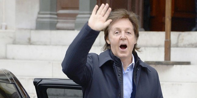 Ada Logo Besar Paul McCartney di Gunung Ekuador