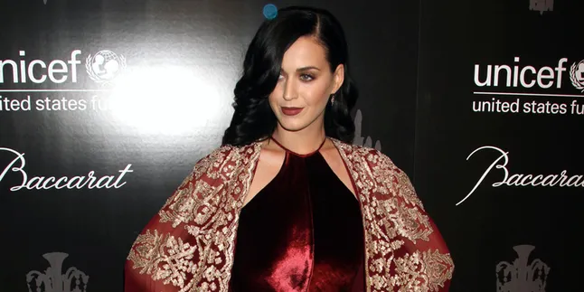 Ada Orang Ketiga di Balik Perpisahan John Mayer - Katy Perry?