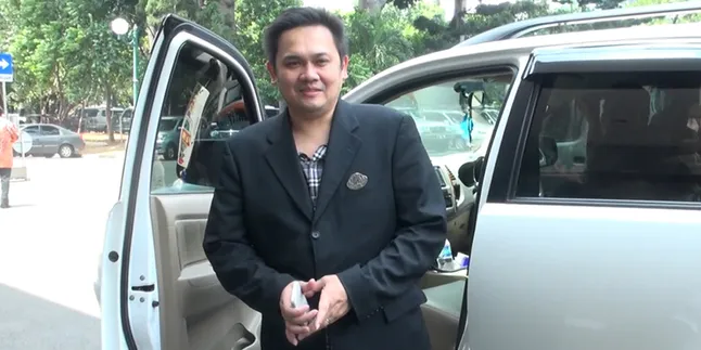 Ada Pekerjaan, Alasan Farhat Abbas Tak Hadiri Resepsi Putrinya Ada Pekerjaan, Alasan Farhat Abbas Tak Hadiri Resepsi Putrinya