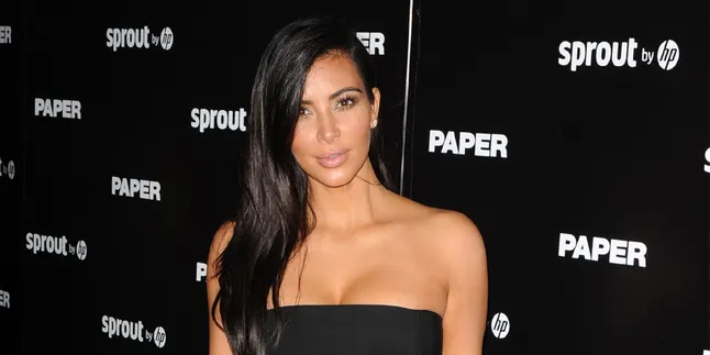 Ada Yang Aneh Dengan Penampilan Kim Kardashian, Tapi Apa Ya?