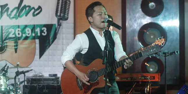 Ada Yang Spesial Saat Sandhy Sondoro Tampil di Semarang