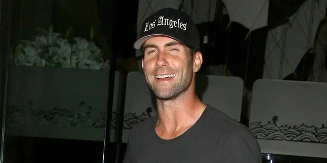 Adam Levine Ubah Rambut Jadi Blonde, Bagaimana Jadinya? Adam Levine Ubah Rambut Jadi Blonde, Bagaimana Jadinya?