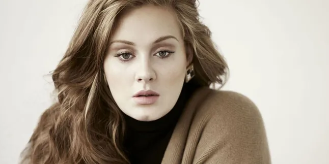 Adele Hanya Butuh 10 Menit Untuk Rekaman 'Skyfall' Adele Hanya Butuh 10 Menit Untuk Rekaman 'Skyfall'