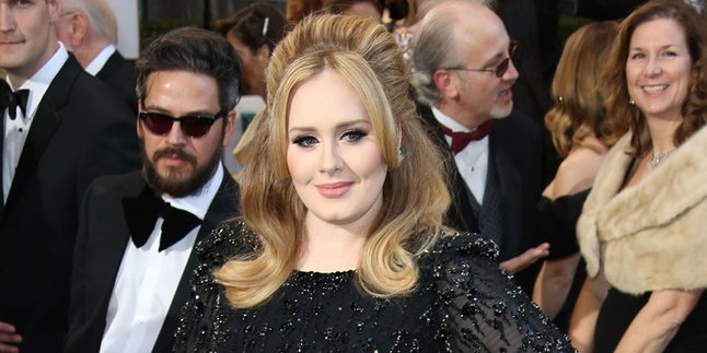 Adele Rilis Albumnya Diam-Diam, Kenapa?