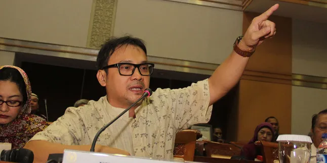 Adi Bing Slamet Minta Eyang Subur Sumpah di Atas Alquran Adi Bing Slamet Minta Eyang Subur Sumpah di Atas Alquran
