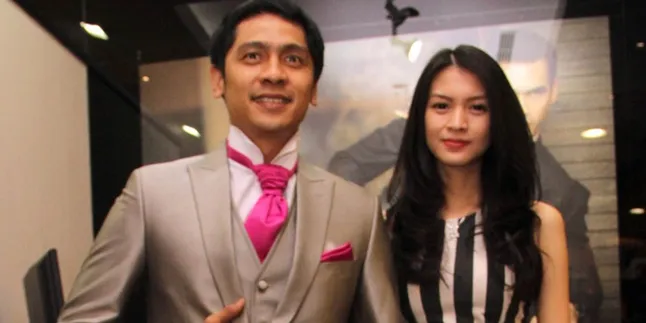 Adi Nugroho Lantunkan Ayat Suci di Acara 4 Bulan Kehamilan Donita