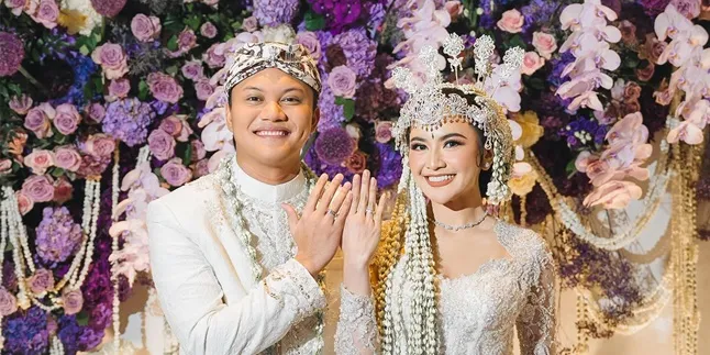 Jadi Saksi Pernikahan Pihak Rizky Febian, Politisi Dedi Mulyadi Sebut Keputusan Mahalini Mualaf Sebagai Pengorbanan Besar Demi Cinta Jadi Saksi Pernikahan Pihak Rizky Febian, Politisi Dedi Mulyadi Sebut Keputusan Mahalini Mualaf Sebagai Pengorbanan Besar Demi Cinta