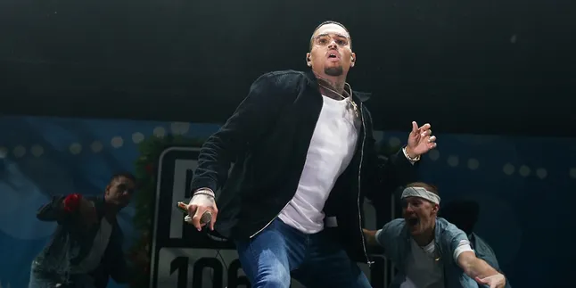 Adik Logan Paul Tantang Chris Brown Berduel di Atas Ring Adik Logan Paul Tantang Chris Brown Berduel di Atas Ring