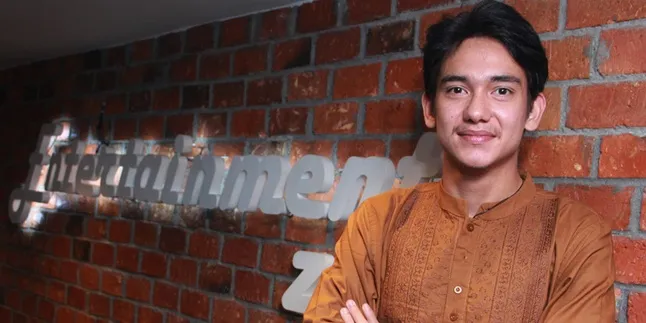 Adipati Dolken Ulang Tahun Tapi Belum Bisa Beli Rumah Adipati Dolken Ulang Tahun Tapi Belum Bisa Beli Rumah