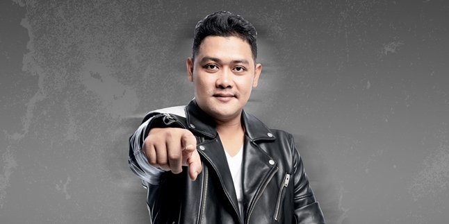 Adityo Prakoso Galaukan Tanah Air dengan Debut Single 'Dia atau Kamu'