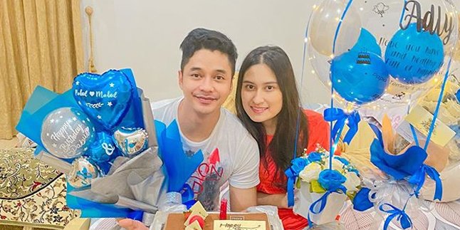 Adly Fairuz Receives Sweet Surprise from Angbeen Rishi, Celebrates Birthday as a Husband