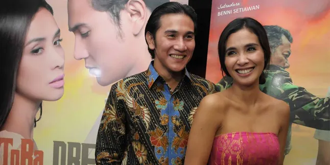 Adu Akting di 'TOBA DREAMS', Ini Kisah Vino G Bastian & Istri Adu Akting di 'TOBA DREAMS', Ini Kisah Vino G Bastian & Istri