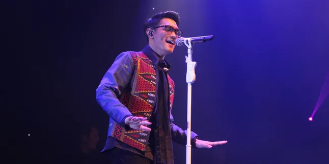 Afgan Tiba-Tiba Turun Dari Panggung, Penonton Malaysia Heboh