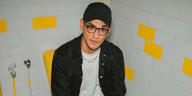 Afgansyah Reza Displays a Selfie Photo Without Wearing Glasses, His Handsome Charm Makes People Stunned!
