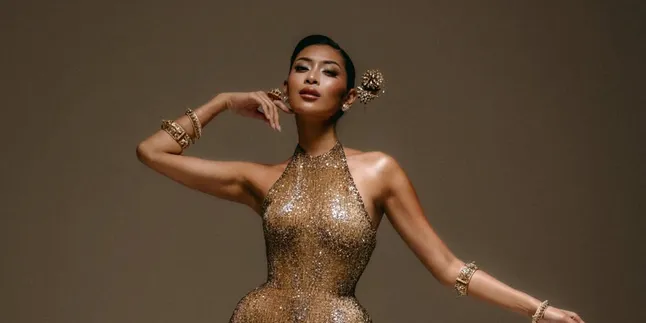 Agnes Rahajeng Dazzles at Preliminary Miss Supranational 2026, Gold Dress Becomes the Spotlight