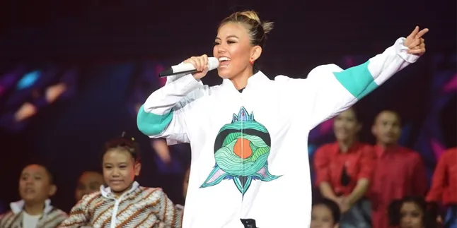 Agnez Mo Dan Sang Kekasih Wijin Sudah Berpacaran Selama 2 Tahun?