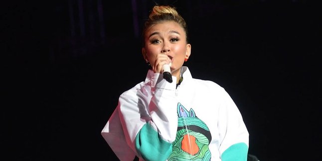 Agnez Mo Pakai Baju Transparan, Konser Raya Indosiar Ditegur KPI