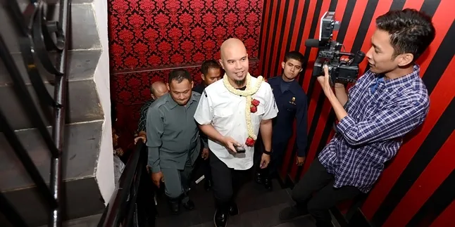 Ahmad Dhani Ungkap Mulan Jameela Sudah Hamil Tujuh Minggu Ahmad Dhani Ungkap Mulan Jameela Sudah Hamil Tujuh Minggu