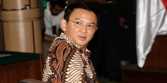 Ahok Bebas Hari Ini, Tampil Kasual dan Rapi Keluar Mako Brimob