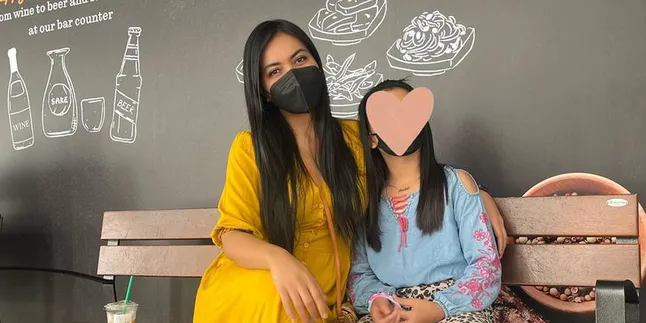 Aisha Aurum 4 Tahun Melawan Leukemia, Denada Tak Berhenti Bersyukur Putrinya Akhirnya Sembuh Aisha Aurum 4 Tahun Melawan Leukemia, Denada Tak Berhenti Bersyukur Putrinya Akhirnya Sembuh