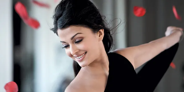 Aishwarya Rai Pun Kalah Centil Dari Putrinya Aishwarya Rai Pun Kalah Centil Dari Putrinya