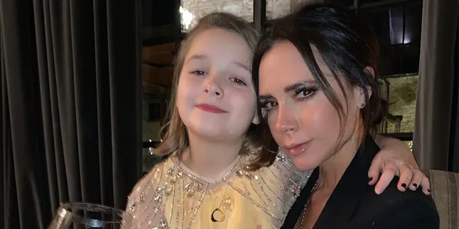 Ajak Harper Beckham Berkuda, Begini Gaya Keren Victoria Ajak Harper Beckham Berkuda, Begini Gaya Keren Victoria