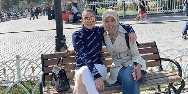 Ajak ke Turki, Olla Ramlan Beri Baby Sitter Hadiah Dari Brand Mahal Kelas Dunia
