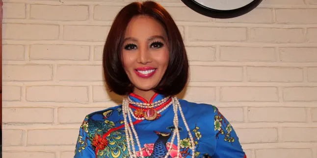 Ajak Sosialita, Fifie Buntaran Rayakan Kartini Dengan Kebaya Ajak Sosialita, Fifie Buntaran Rayakan Kartini Dengan Kebaya